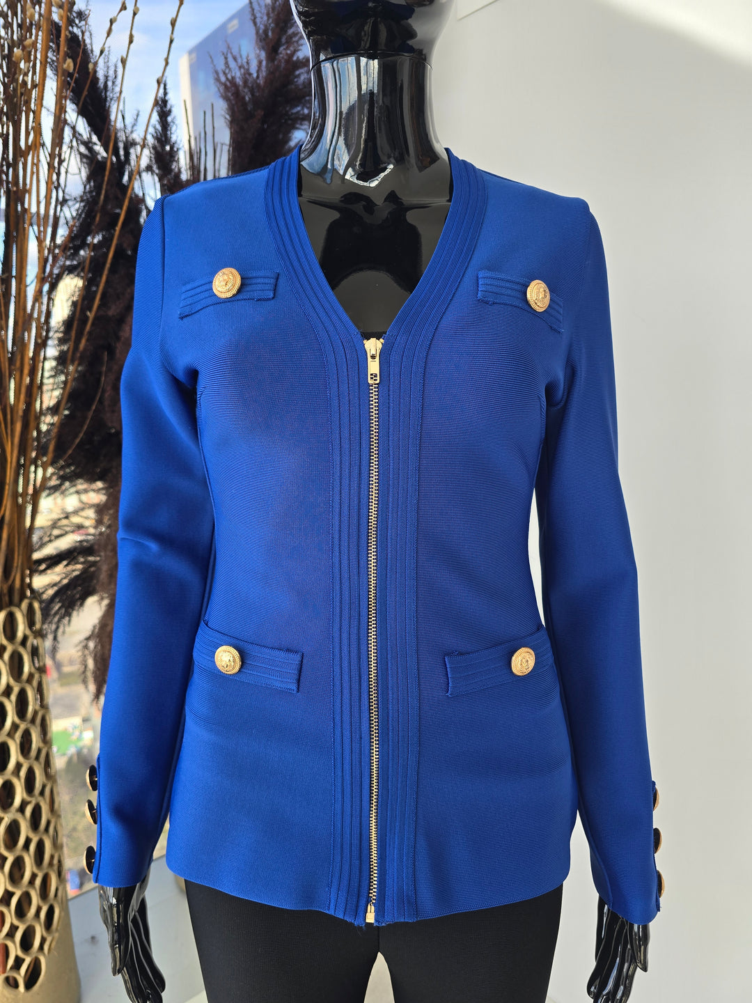 Chaqueta con cuello en V y vendaje