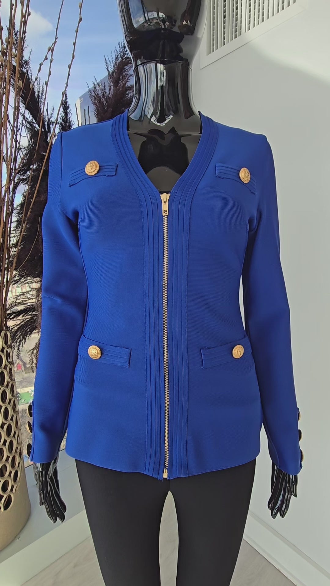 Chaqueta con cuello en V y vendaje